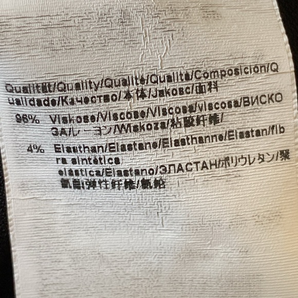 Hugo Boss “Elenka” black jersey blouse! 3/4 sleeves! Boxy style! Key hole. Small - Picture 15 of 15